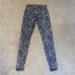 Lululemon Athletic Wunder Under Leggings Black White Floral Print